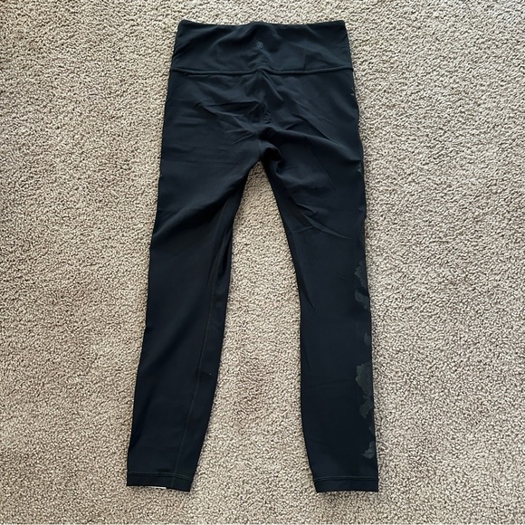 Athleta Women's Black & White Elation Rose Stripe 7/8 Tights in Powervita sz S - Picture 8 of 12